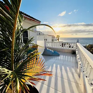 Apartment Luxury Penthouse With Breathtaking Views And Huge Private Terraces, Puerto de Santiago (Tenerife)